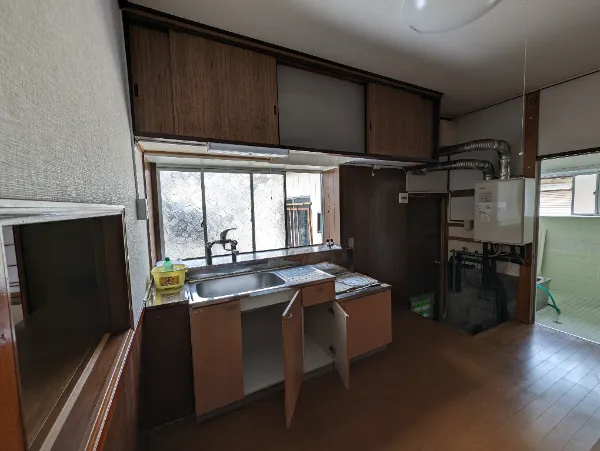 1960s wood house, 16-min walk to station, Iwate