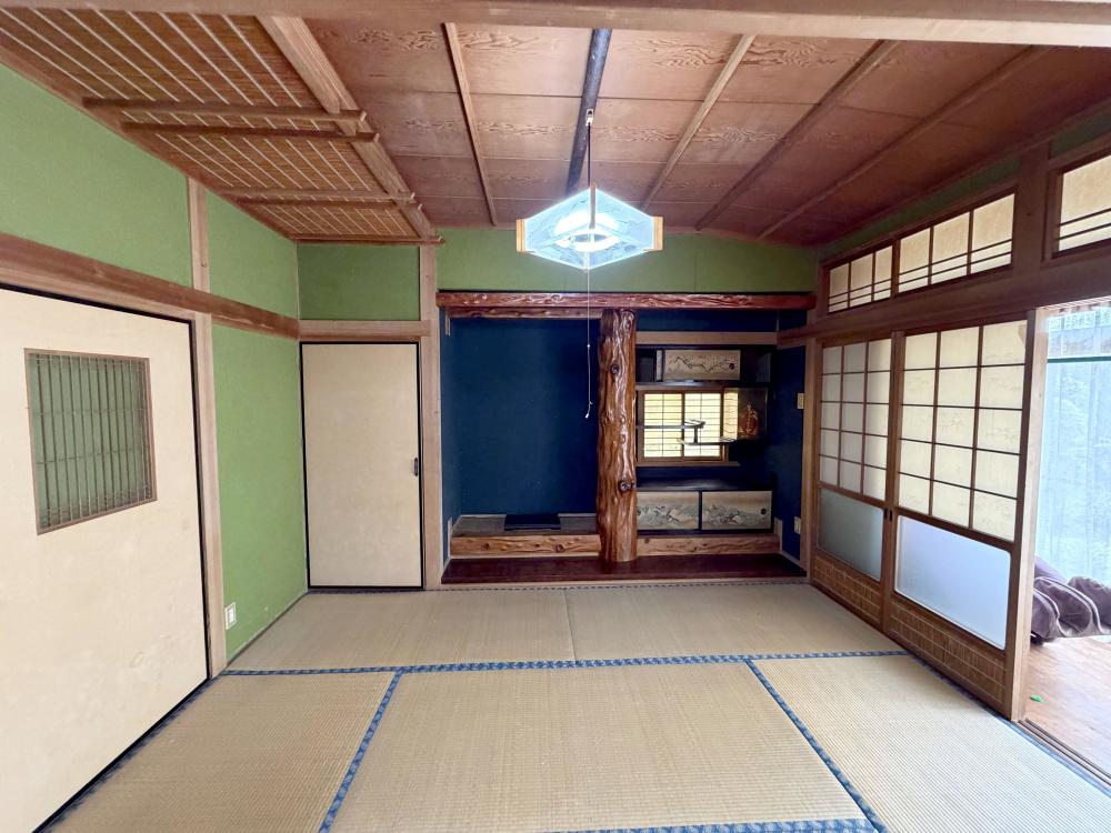 1980s wood house in Kushira, Kanoya, farmland, approval needed