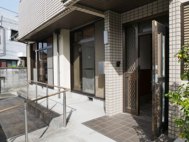 1990s concrete house in Hyogo