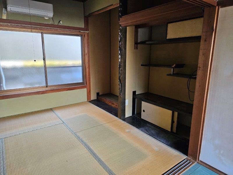 1960s wood house in Kochi