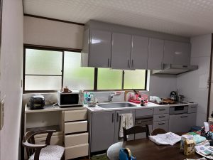 1980s wood house on a large plot in Fukuchiyama, Kyoto