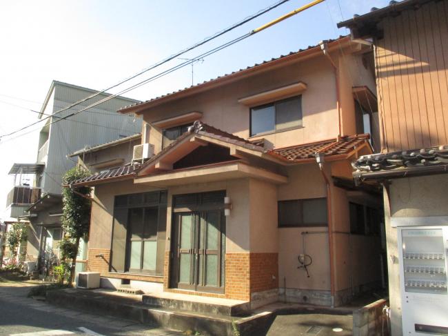 1970s wood house, 15-min walk to station, Okayama
