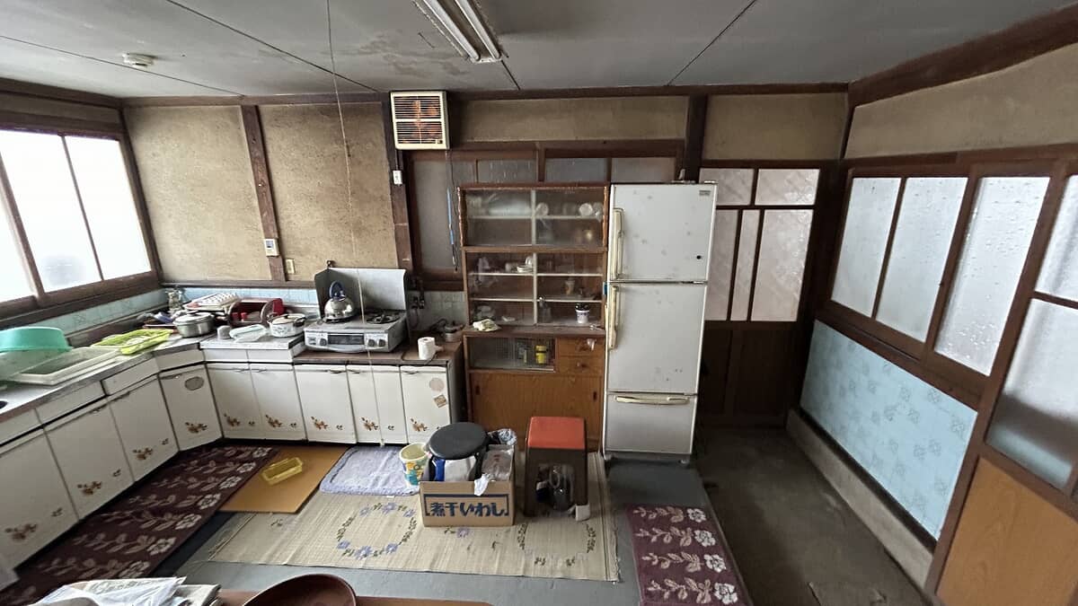 1920s wood house on a large plot in Hiroshima