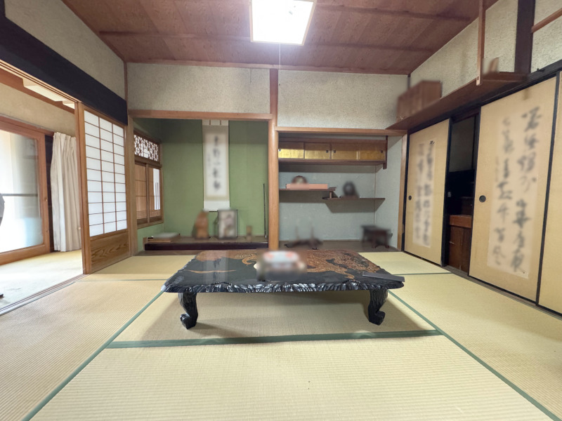 1970s wood house on a large plot in Hyogo