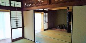 1970s wood house, 3-min walk to station, Shimane