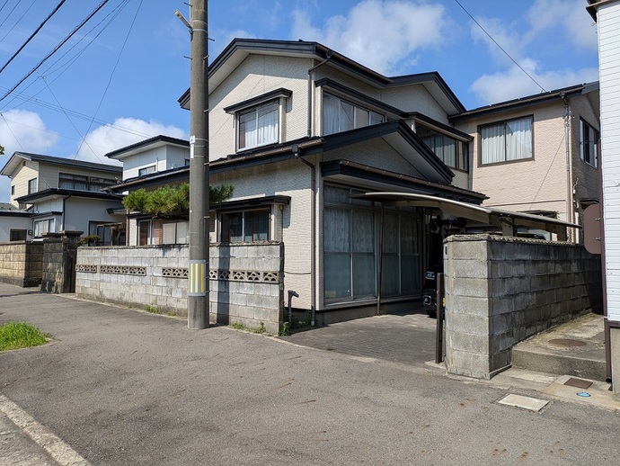 1960s wood house, 7-min walk to station, Akita