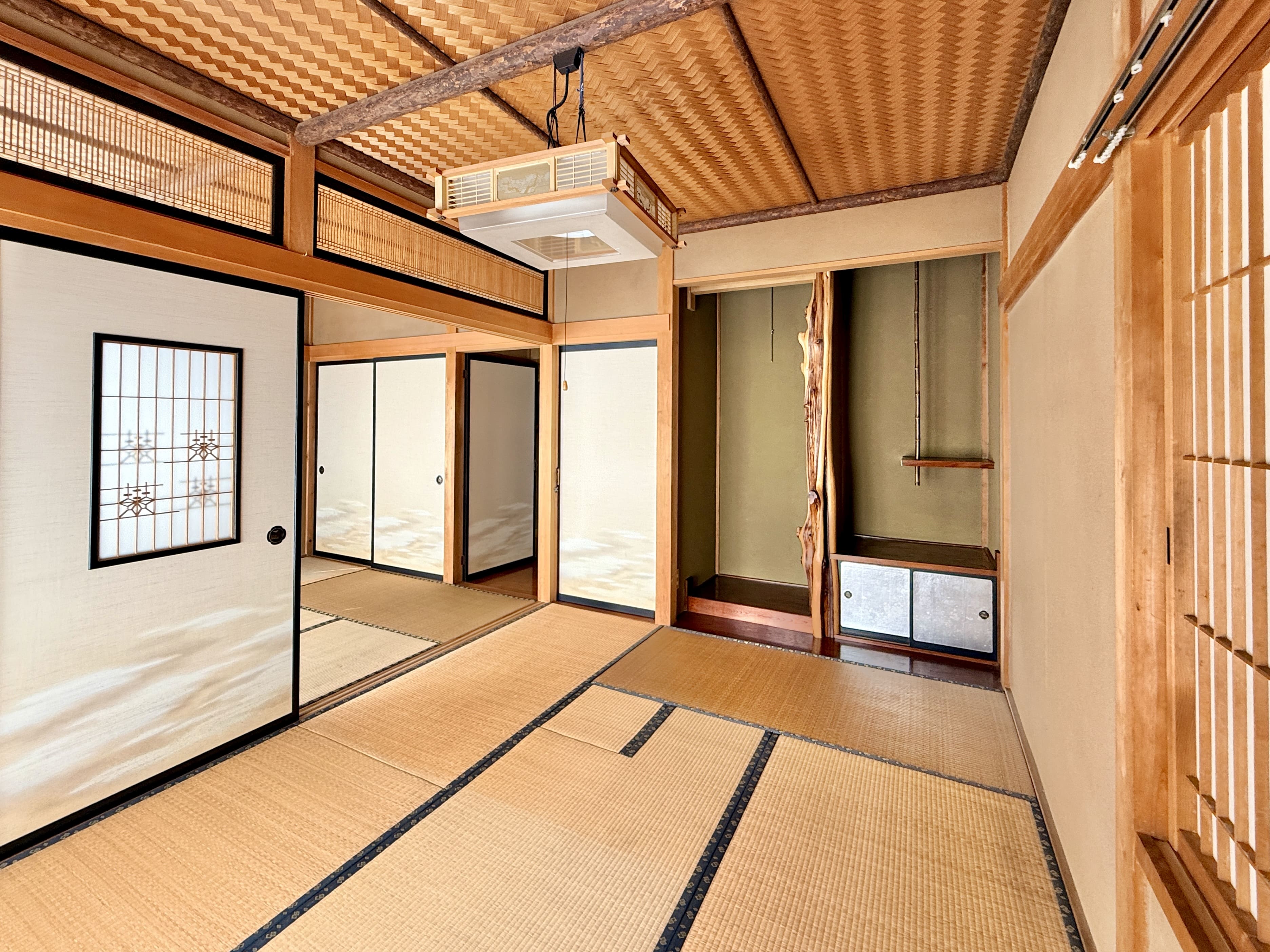 1980s wood house, 9-min walk to station, Nagano
