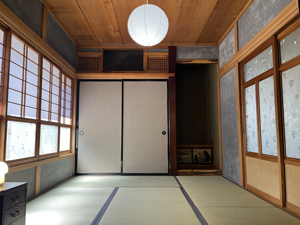 1980s wood house, 9-min walk to station, Iwate