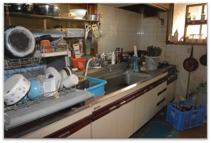 1970s wood house, 19-min walk to station, Takaono, Izumi