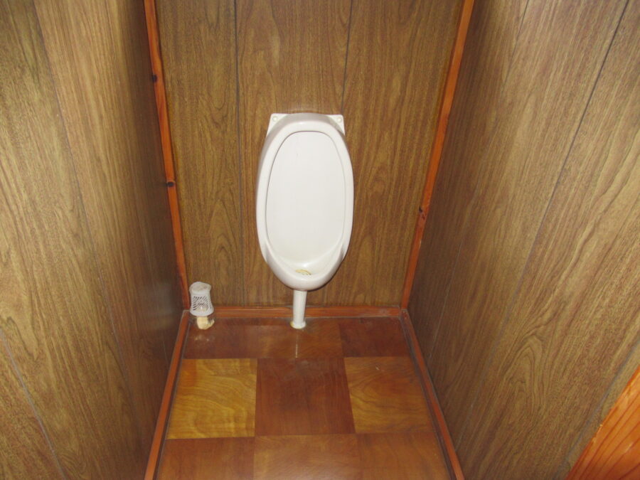 1970s wood house, 8-min walk to station, Aomori