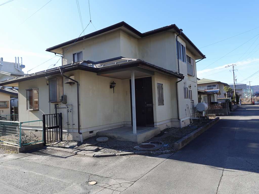 1980s steel-frame house, 17-min walk to station, Nagano