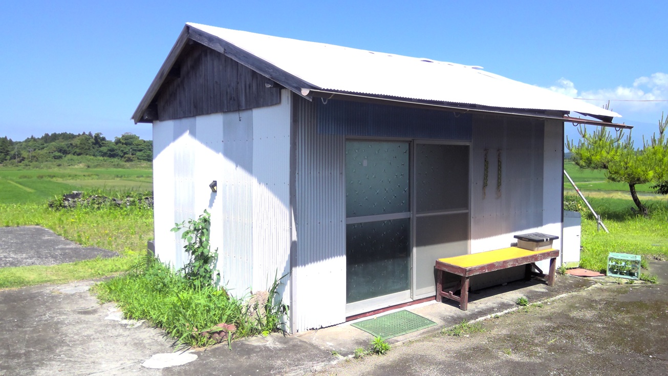 1970s wood house in Koyama, Kimotsuki, farmland, approval needed