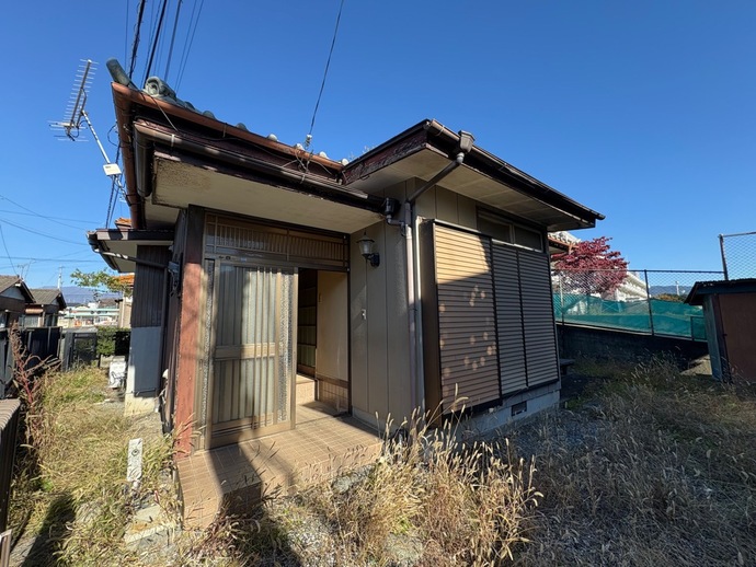 1970s wood house, 12-min walk to station, Gunma