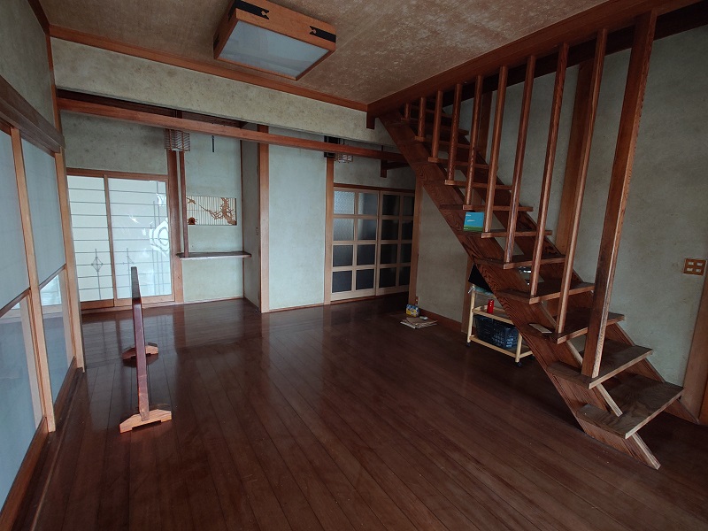 1970s wood house, 7-min walk to station, Tottori