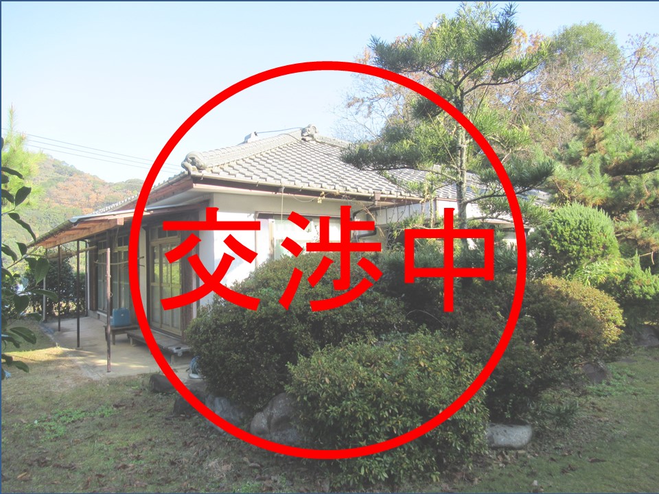 1970s wood house, 8-min walk to station, Kumamoto