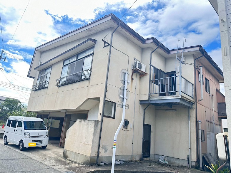 1980s house, 4-min walk to station, Yamagata