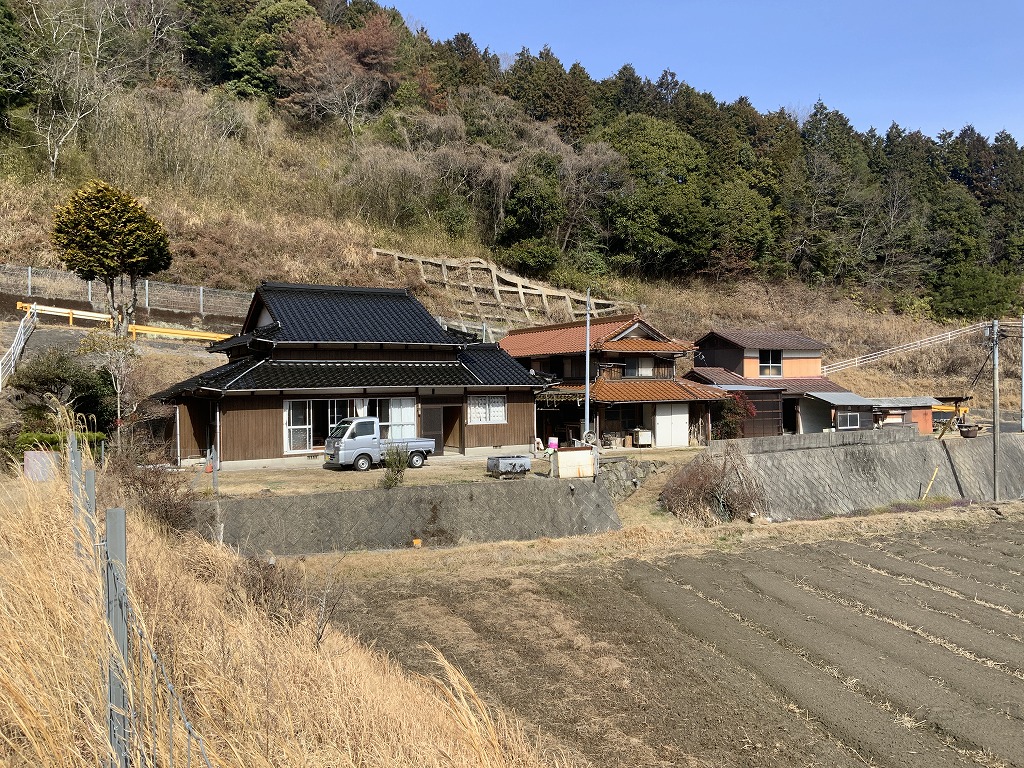 1970s wood house on a large plot in Yamaguchi