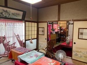 1970s wood house, 9-min walk to station, Fukui