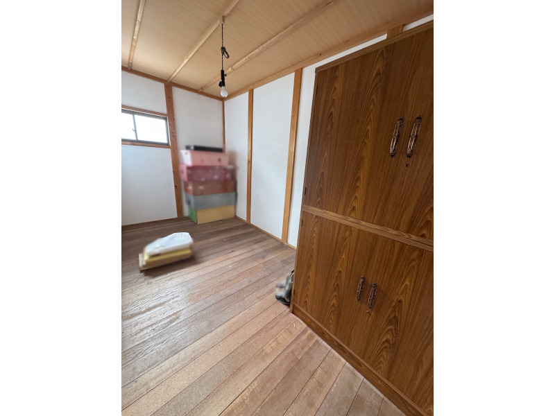 1970s wood house on a large plot in Hyogo