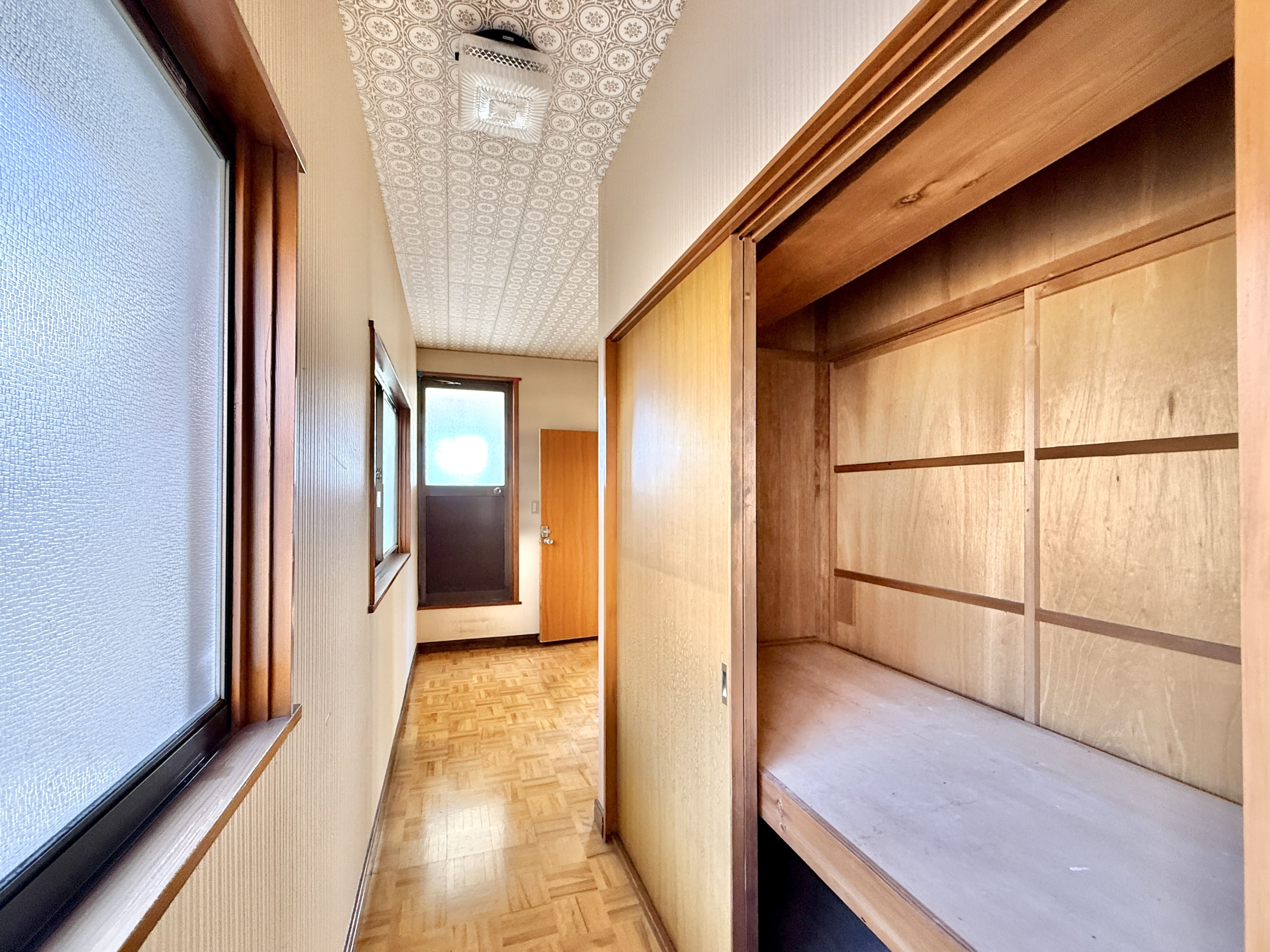 1980s wood house, 9-min walk to station, Nagano