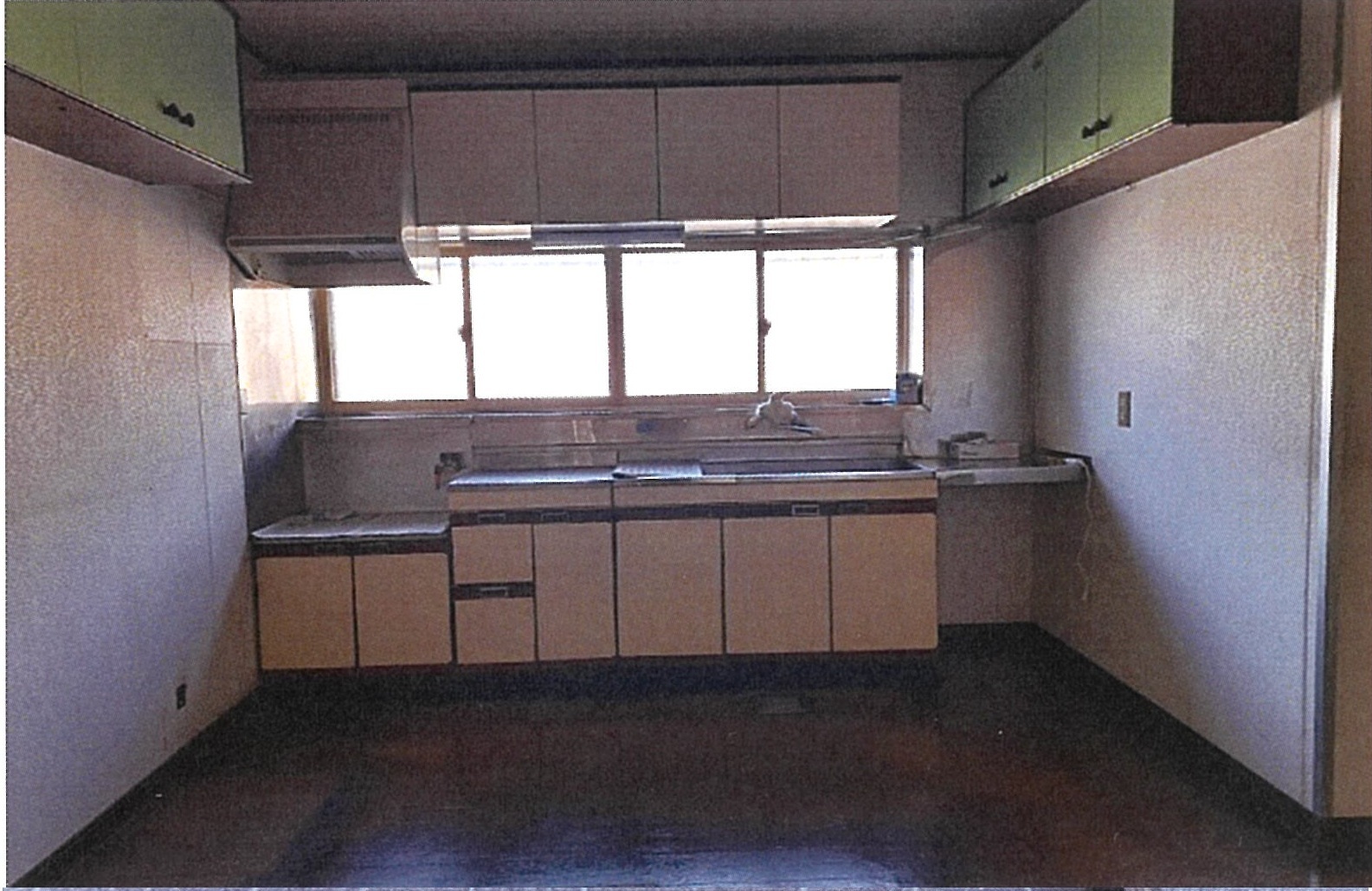 1990s wood house, 14-min walk to station, Aomori