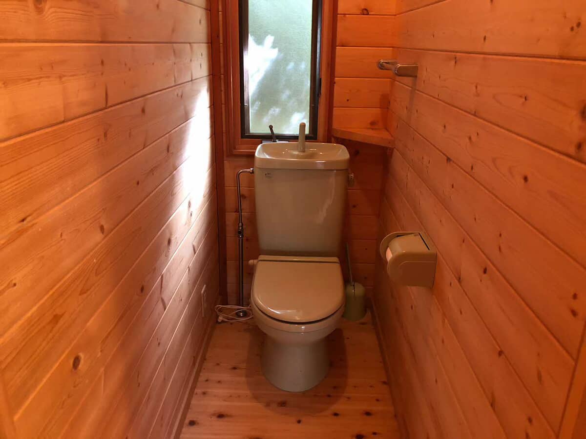 1990s wood house in Hiroshima