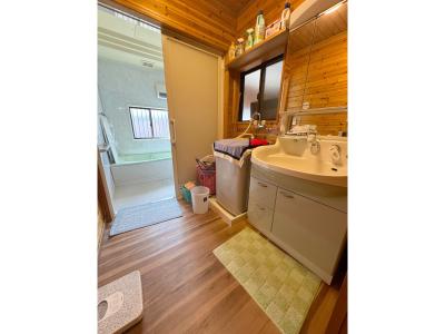 1960s wood house, 17-min walk to station, Hyogo