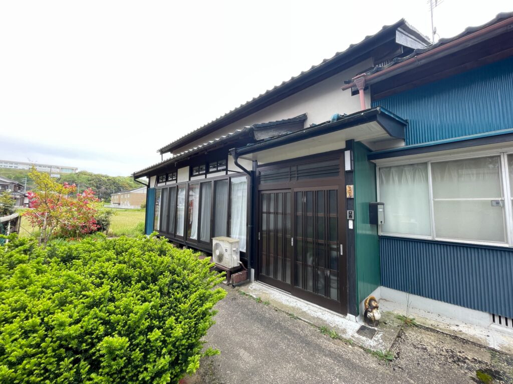 1970s wood house in Omiya, Kyotango, farmland, approval needed