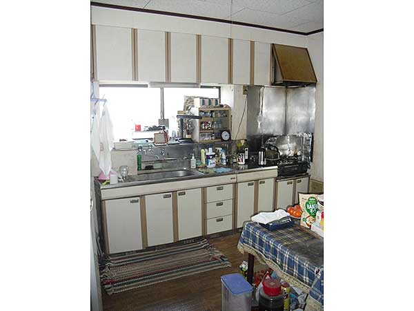 1980s wood house on a large plot in Iwate