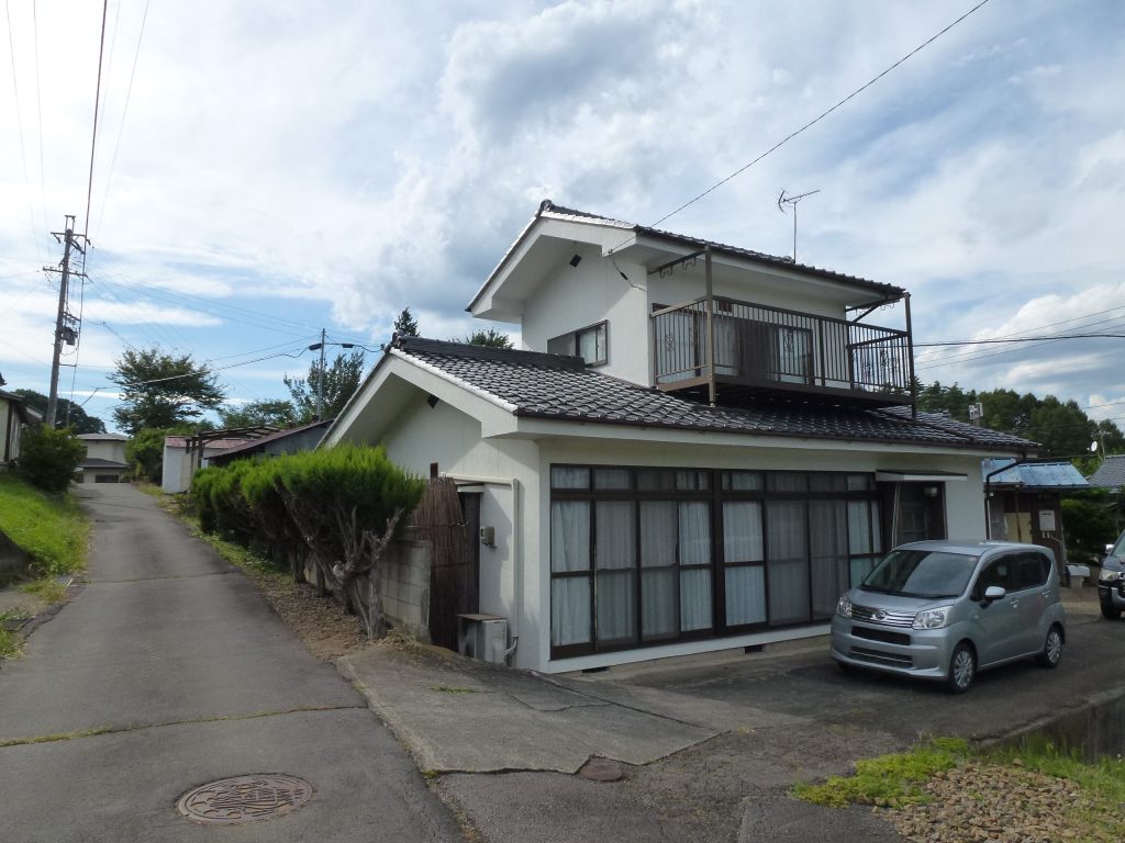 Wood house with outbuildings in Nagano