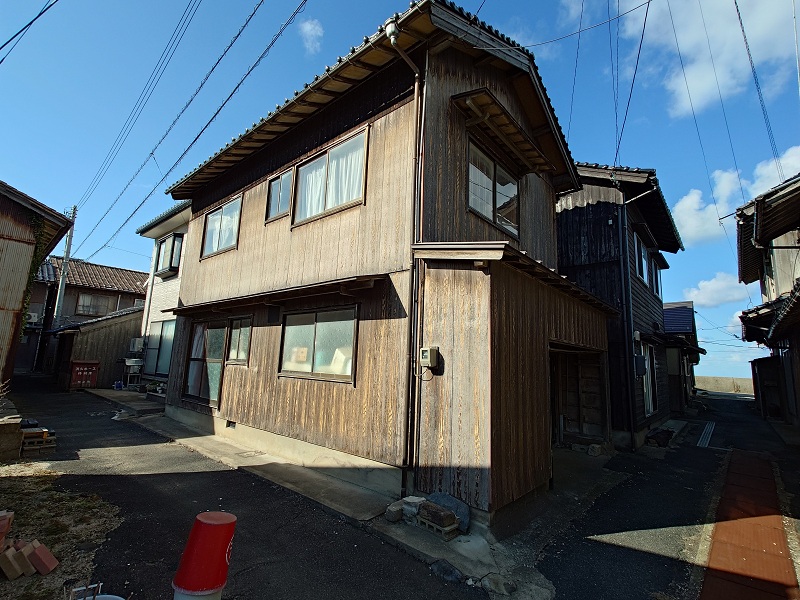 1920s wood house, 14-min walk to station, Tottori