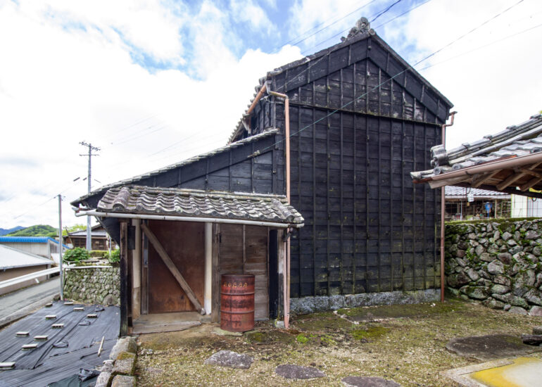 Wood house in Matsusaka Kahada