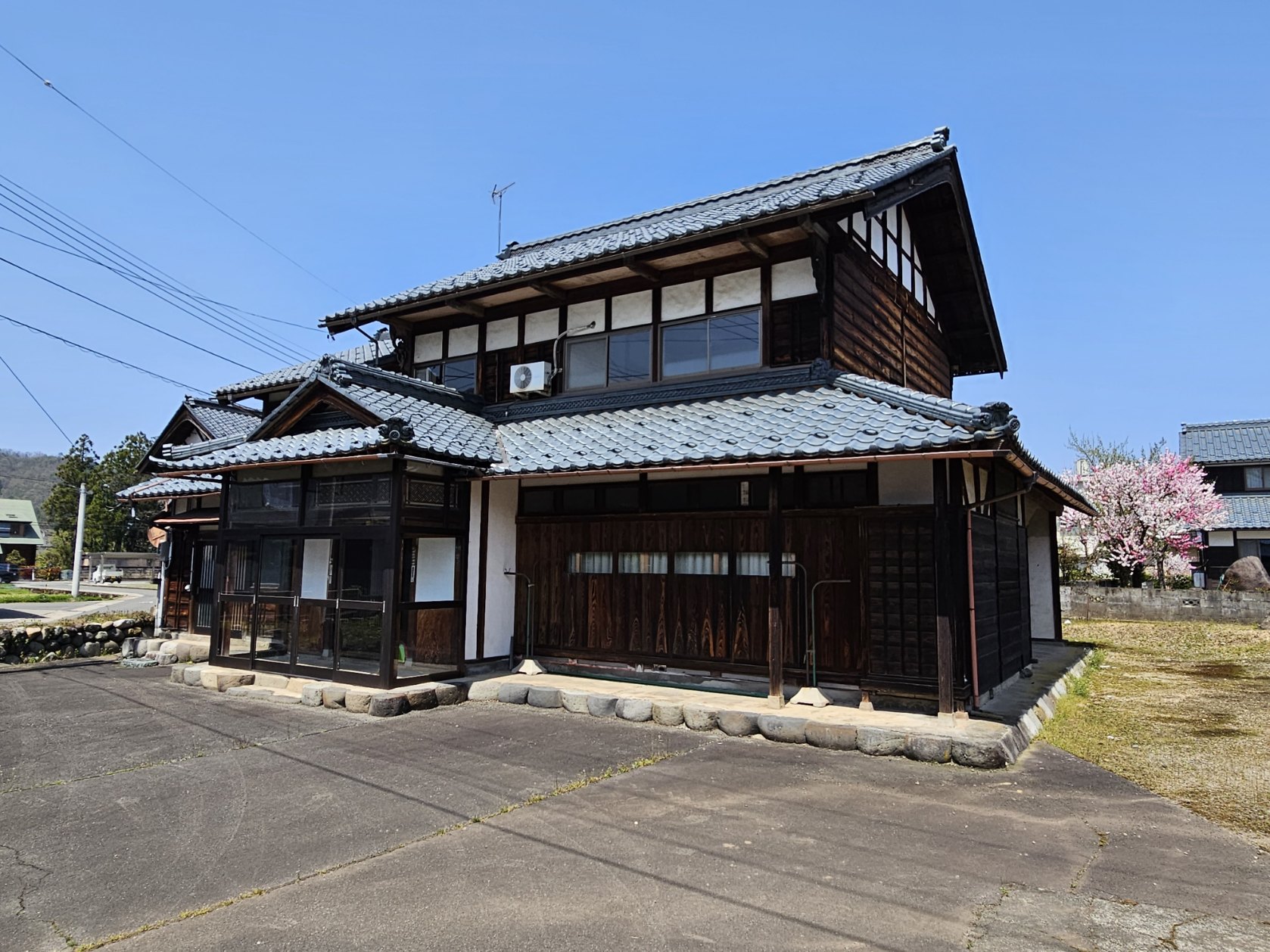 1950s wood house, 18-min walk to station, Fukui