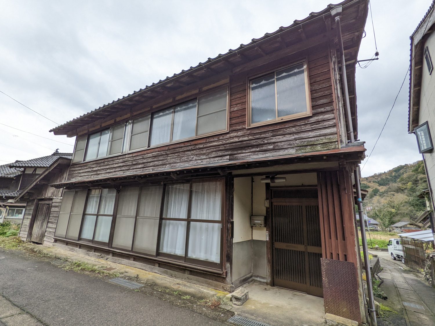 Wood house in Hyogo