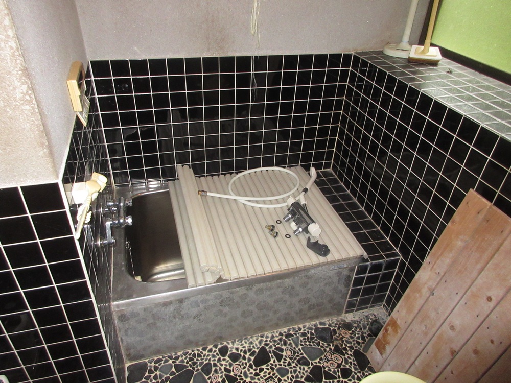 1980s wood house, 12-min walk to station, Iwate