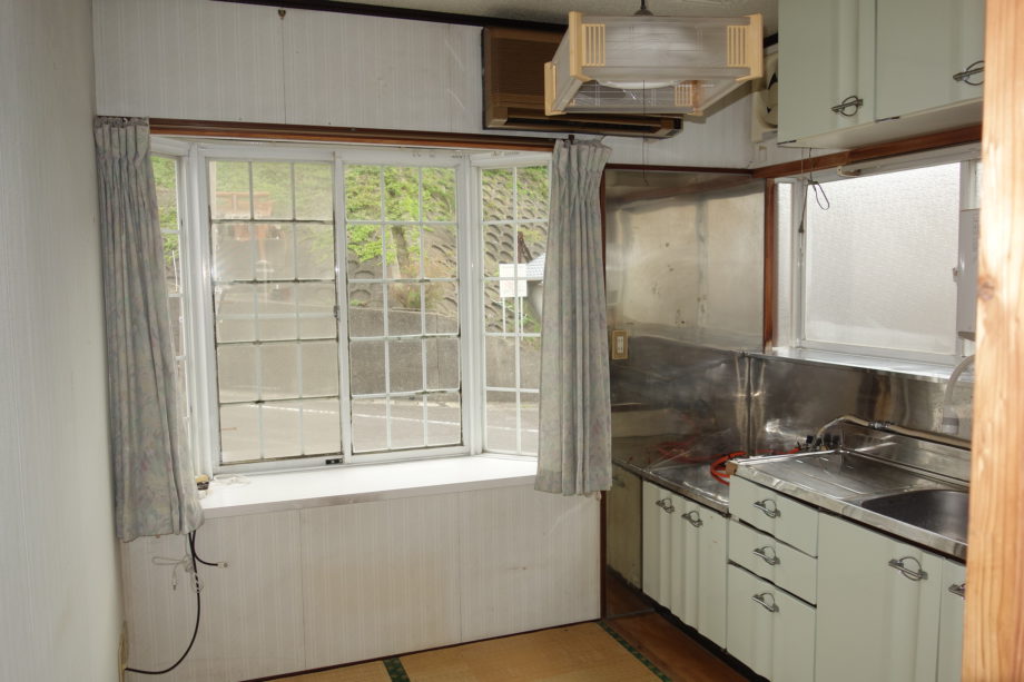 1970s wood house in Nagasaki