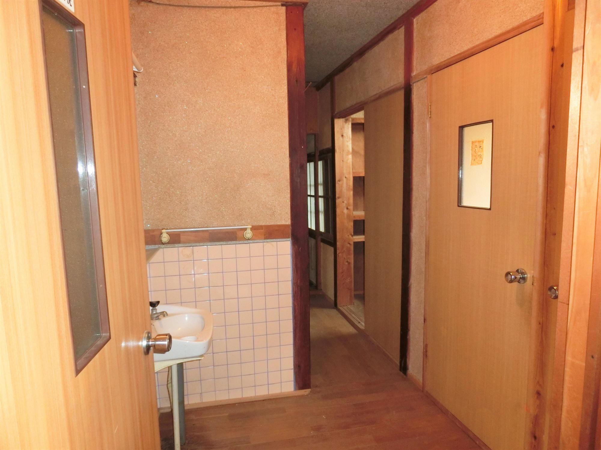 1920s wood house with storehouses in Fukuoka