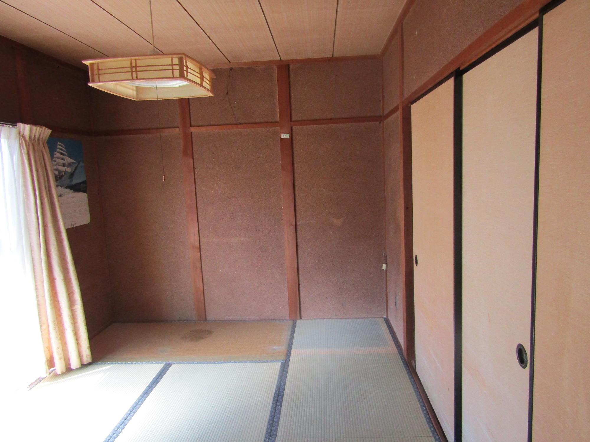 A-115: Natural surroundings, perfect for two people, home vegetable gardening possible