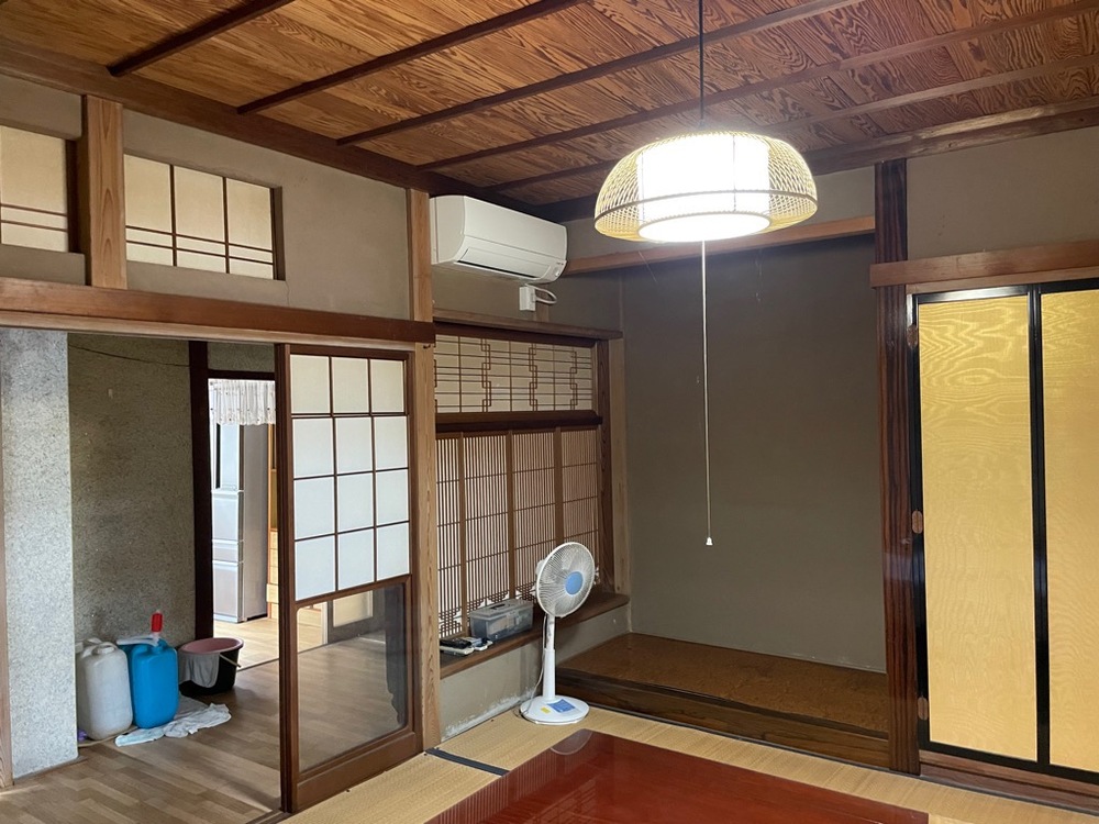 1960s wood house, 3-min walk to station, Toyama