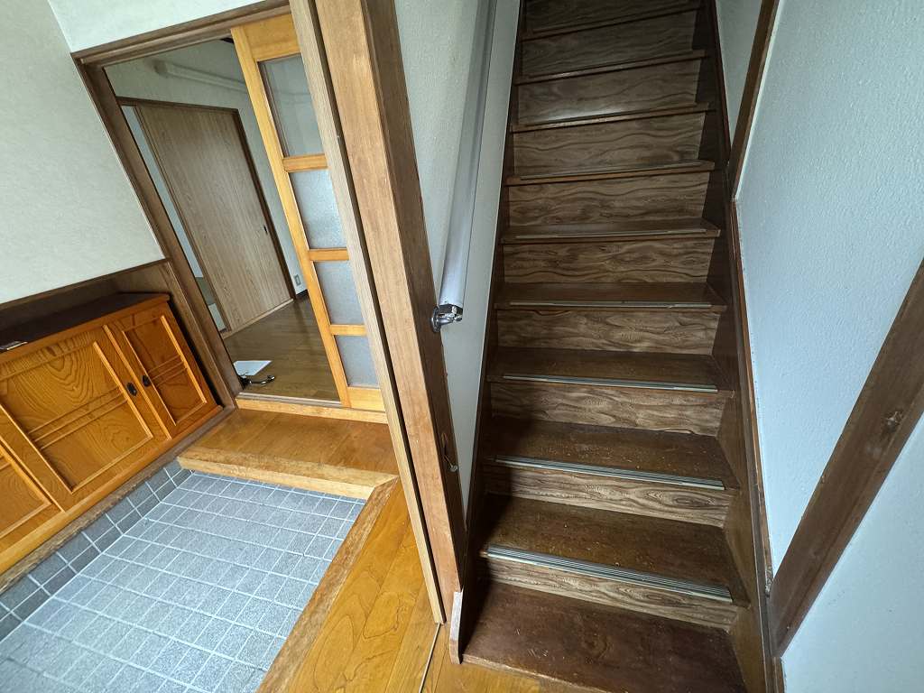 1970s wood house, 11-min walk to station, Nagano