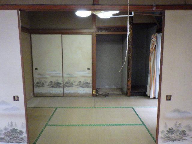 1970s wood house, 12-min walk to station, Nagasaki