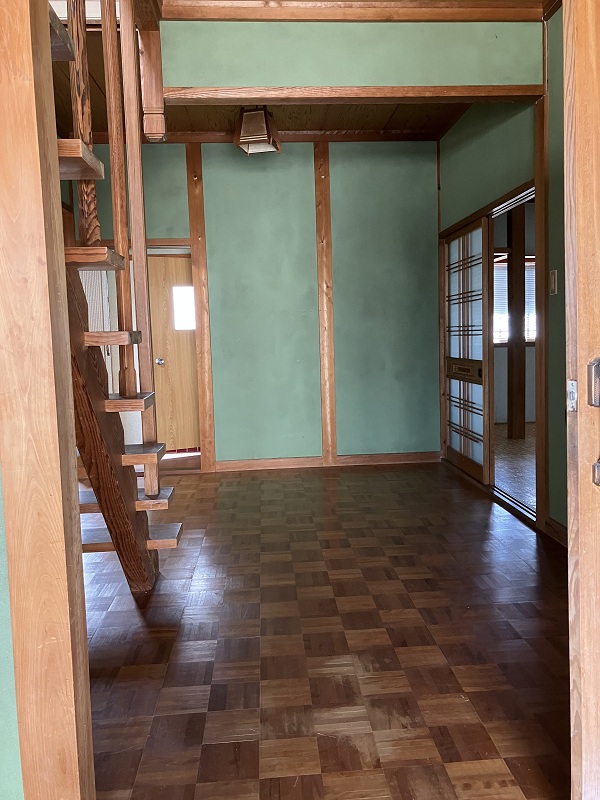1980s wood house, 10-min walk to station, Tottori