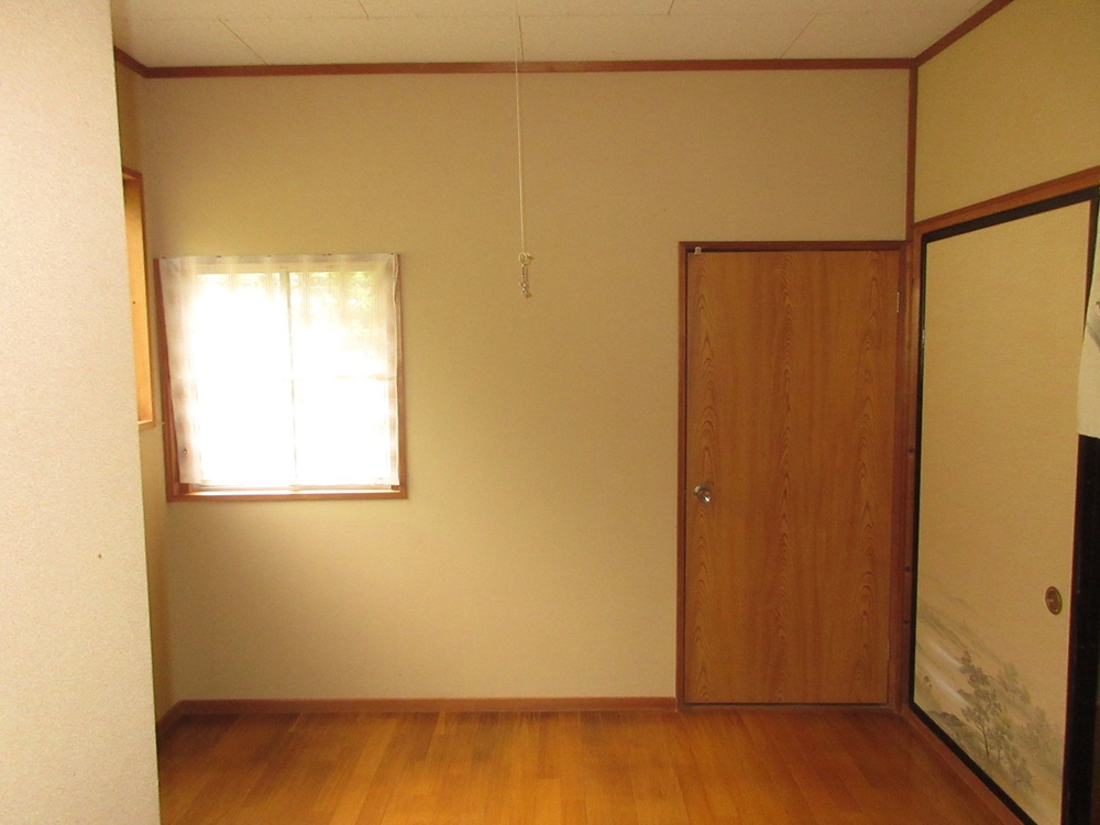 1950s wood house, 12-min walk to station, Iwate