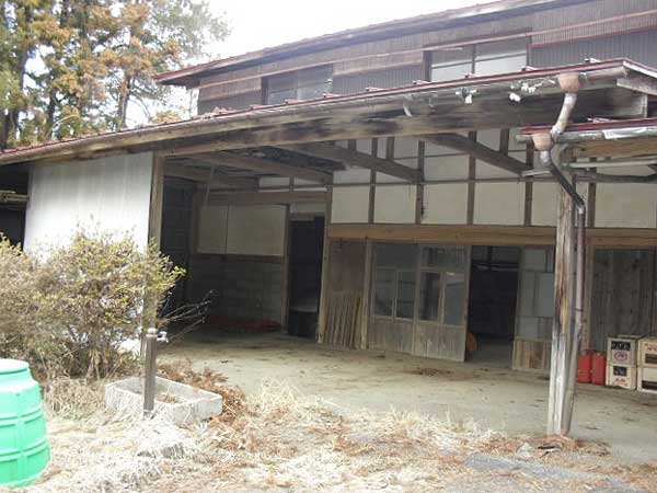 1970s steel-frame house on a large plot in Iwate