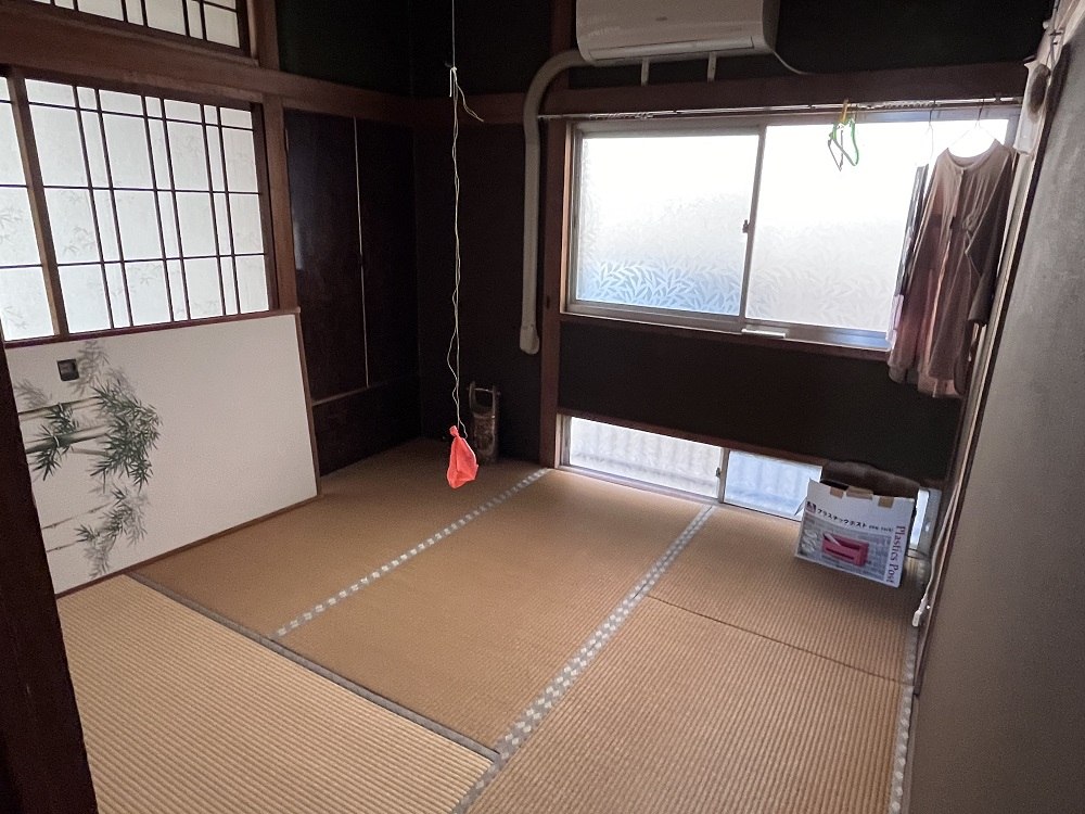 1970s wood house near the coast in Yamakawafukumoto, Ibusuki