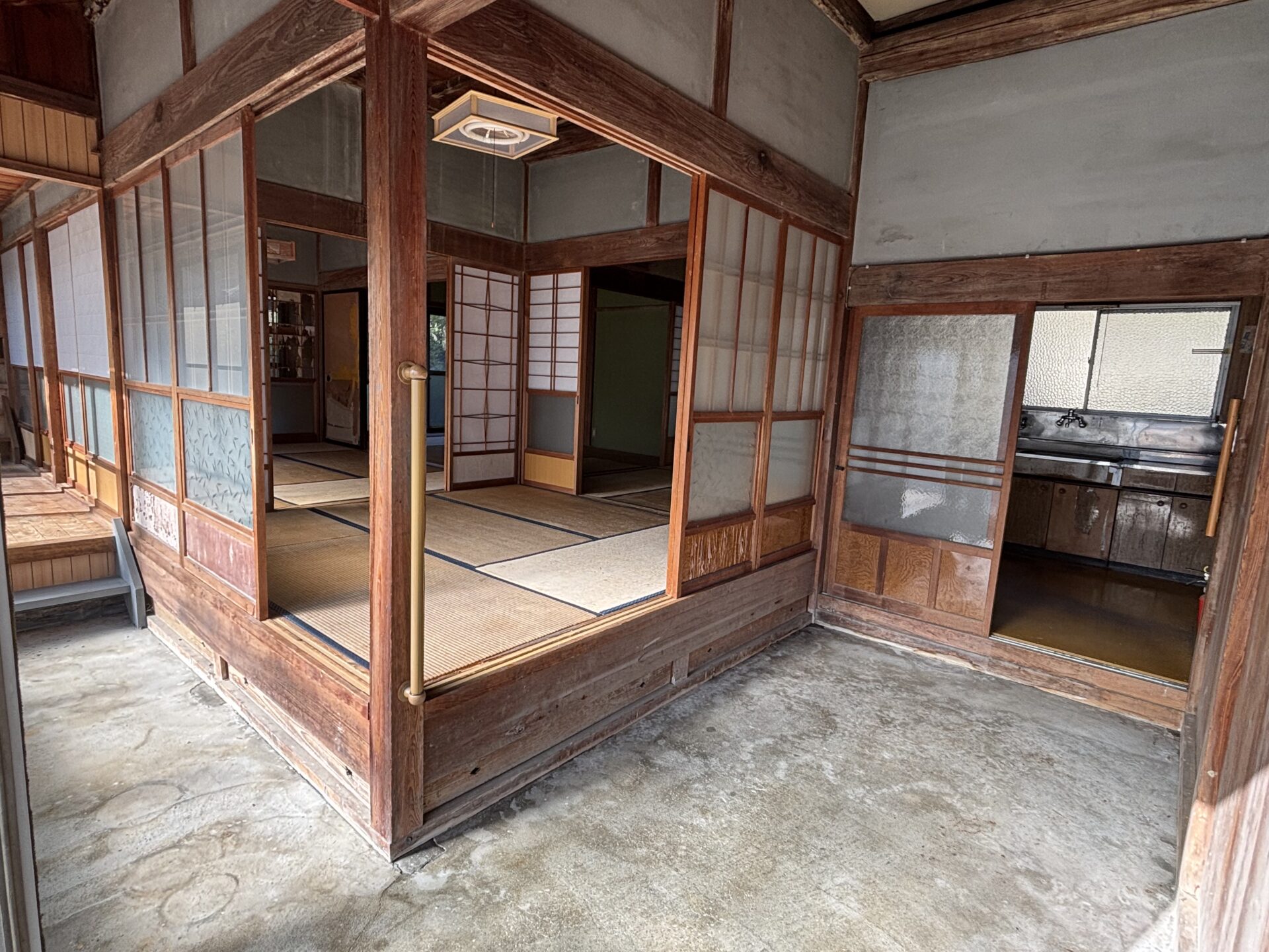 1950s wood house, 20-min walk to station, Shizuoka