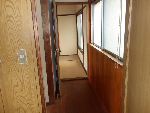 1970s wood house, 5-min walk to station, Ehime