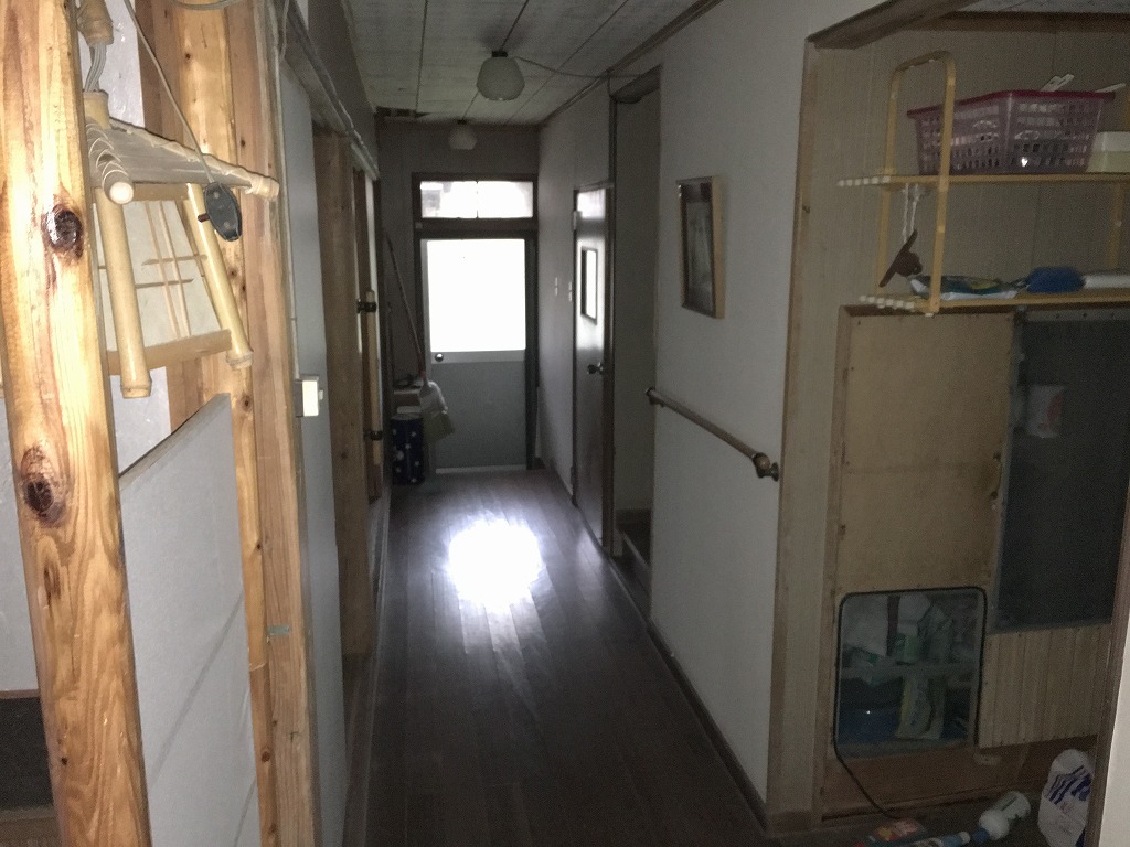 1960s wood house on a large plot in Tottori