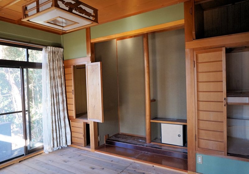 1970s wood house on a large plot in Tatsukushi, Tosashimizu