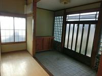 1970s wood house on a large plot in Niigata